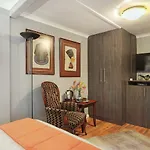 40 Winks Guest House Green Point