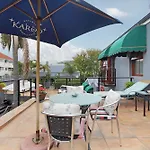 40 Winks Guest House Green Point