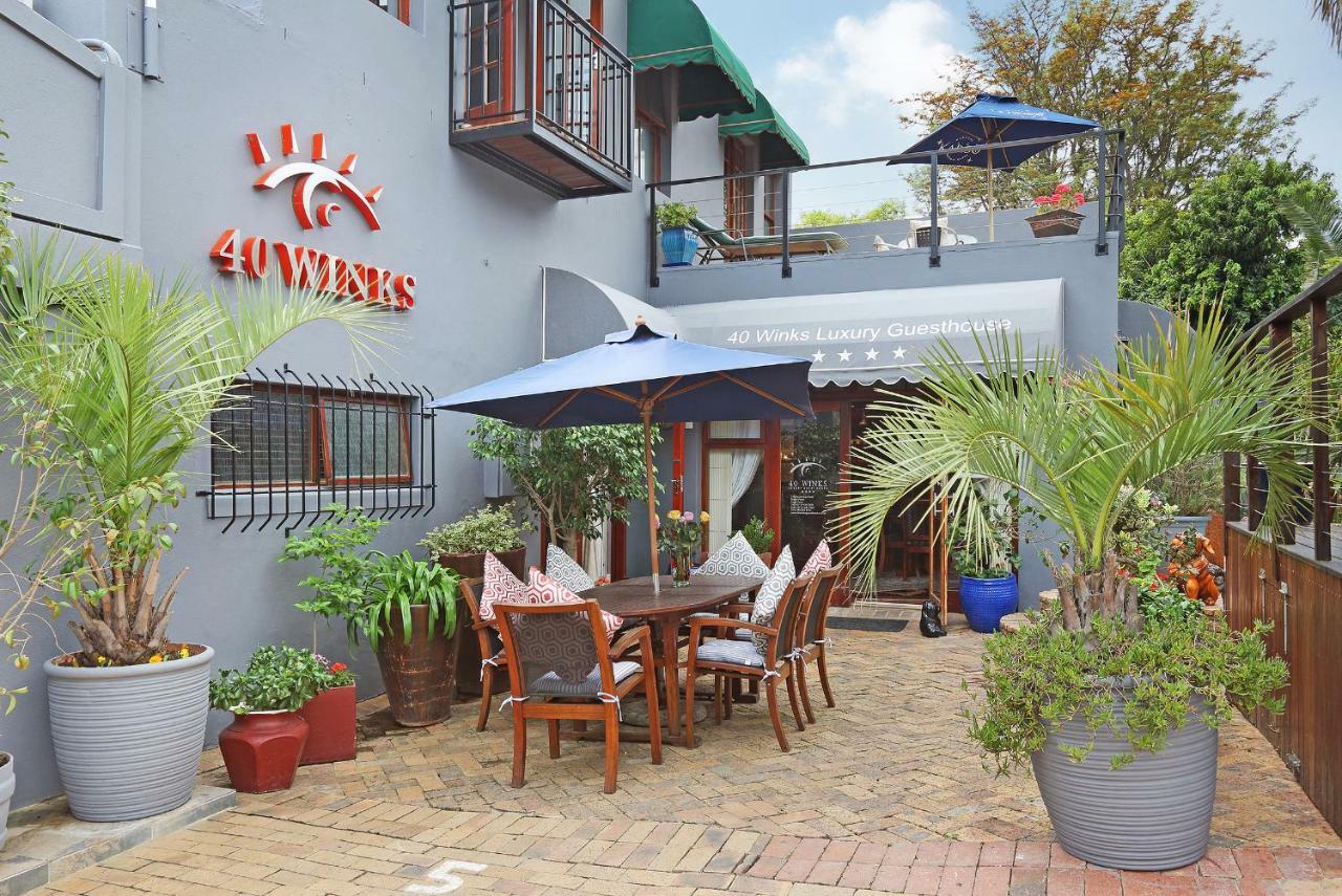 Guest house 40 Winks Green Point