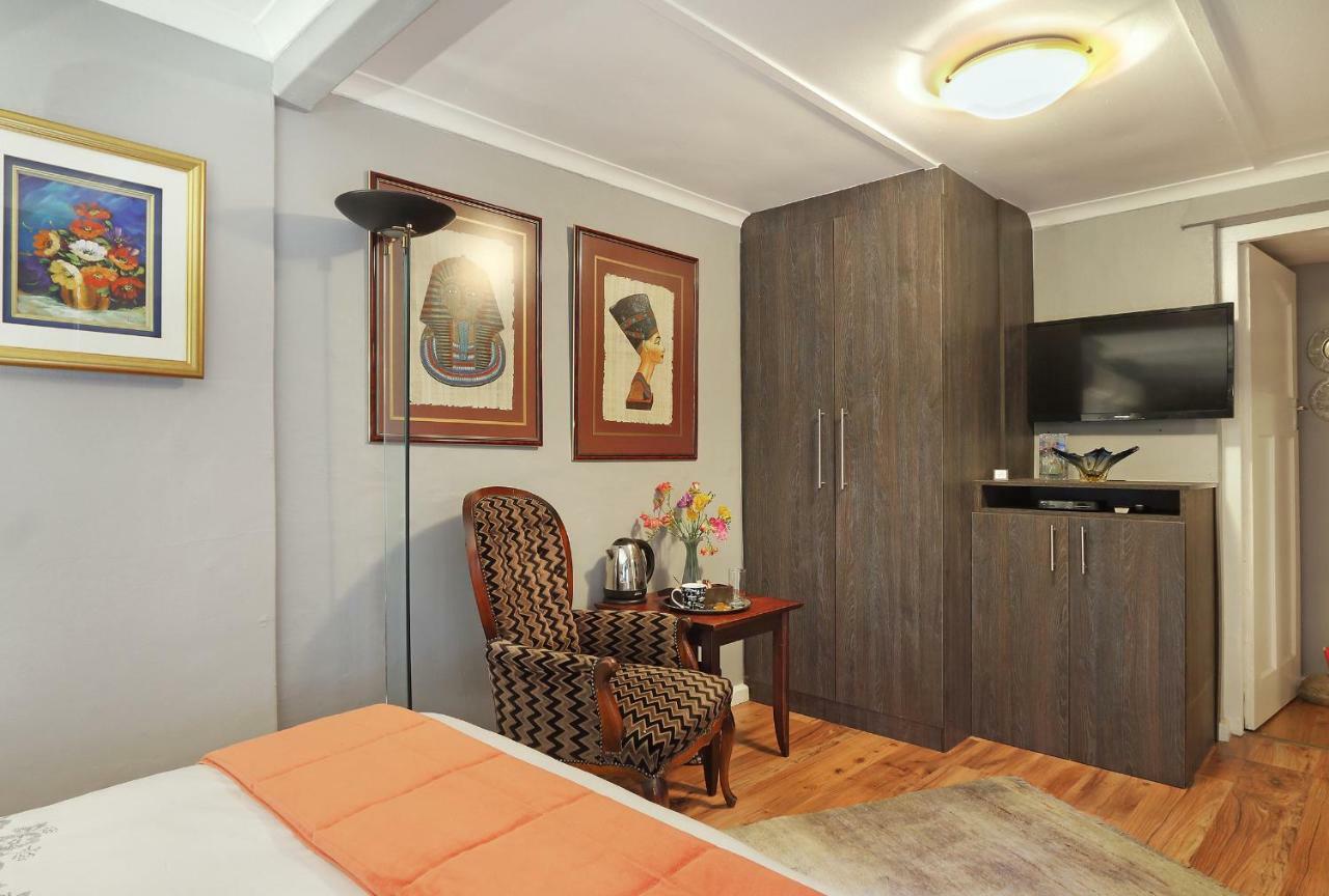 Guest house 40 Winks Green Point