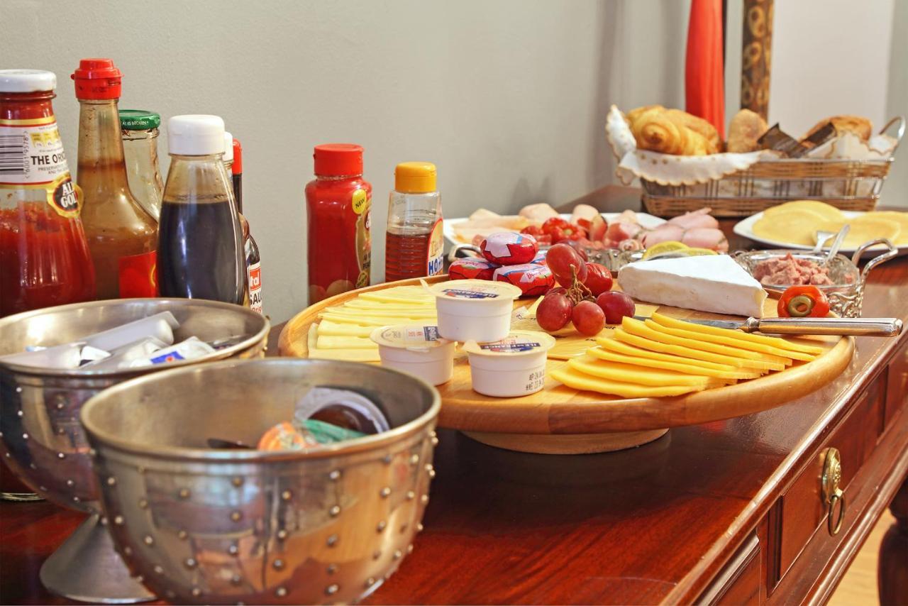 Guest house 40 Winks Green Point Cape Town