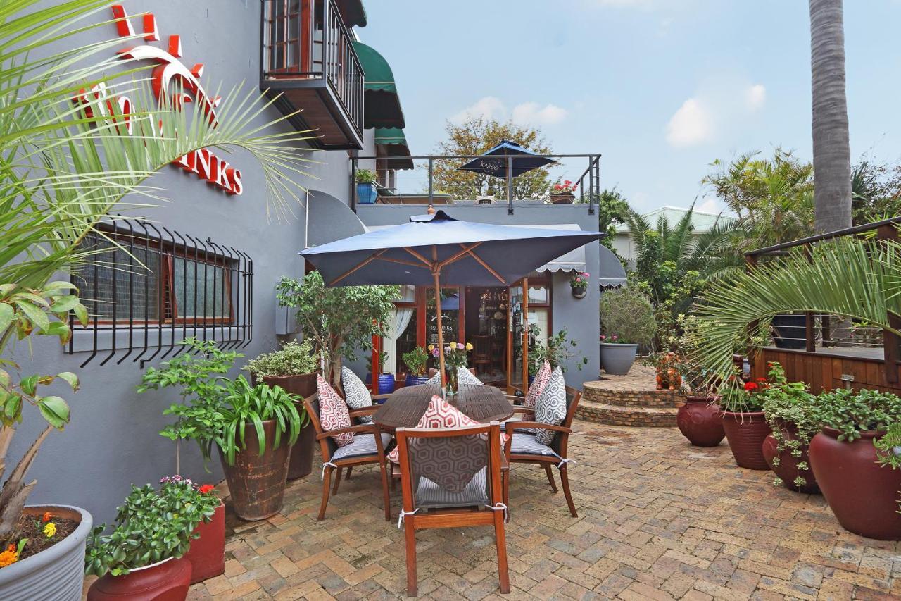 Guest house 40 Winks Green Point Cape Town